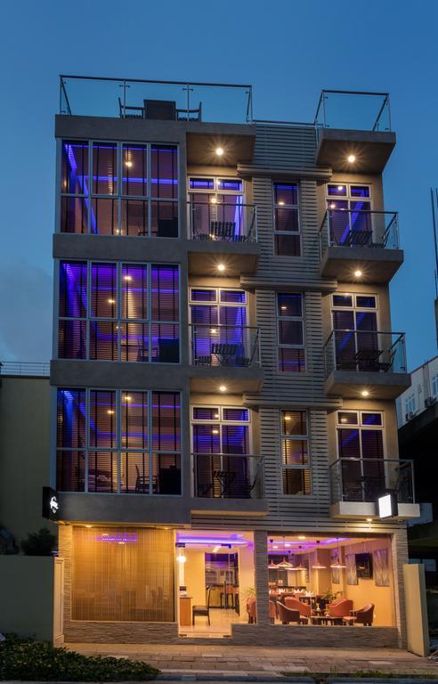 The Avenue & Spa 훌루말레 외부 사진