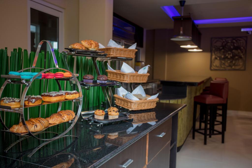 The Avenue & Spa 훌루말레 외부 사진