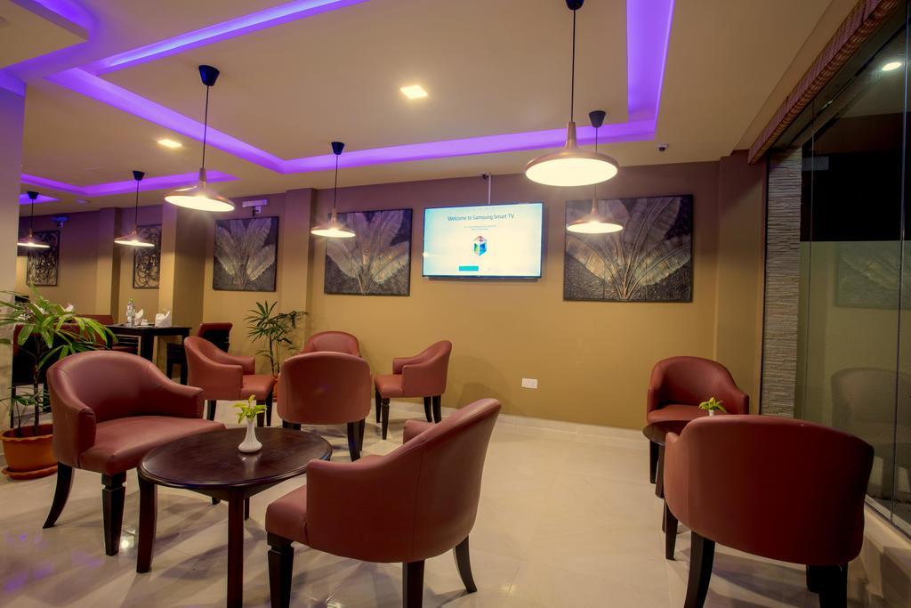 The Avenue & Spa 훌루말레 외부 사진